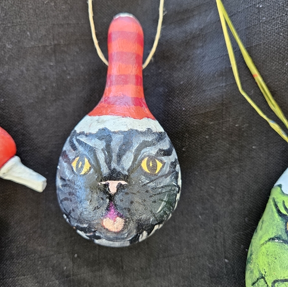 Vintage Hand Painted Gourd Christmas Ornaments - Picture 5 of 8